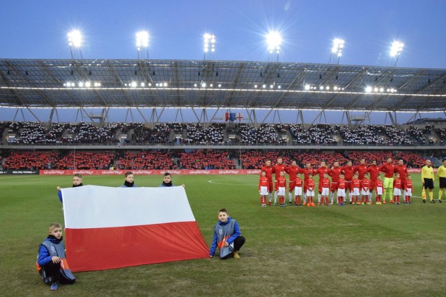 Czwartkowy mecz młodzieżowych reprezentacji Polski i Anglii w Bielsku-Białej obejrzało 13 745 widzów