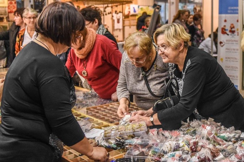 Nie masz pomysłu na prezent pod choinkę? Znajdziesz go Festiwalu Sztuki i Przedmiotów Artystycznych