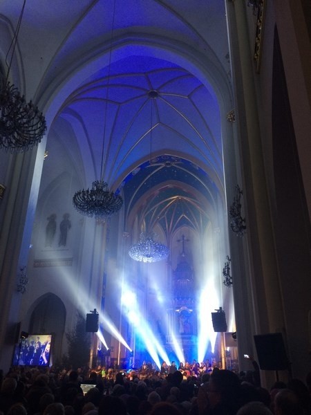 Koncert Golec uOrkiestra w kościele św. Tomasza w Sosnowcu