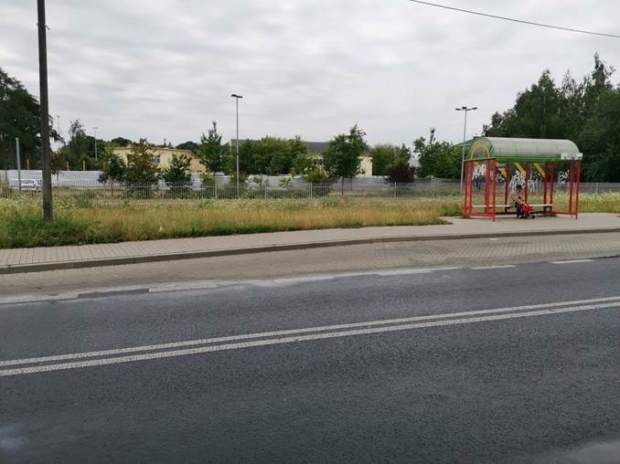 Lublin: "Boimy się od września posłać swoje dzieci do szkoły". Mieszkańcy twierdzą, że droga nie jest dobrze oznakowana