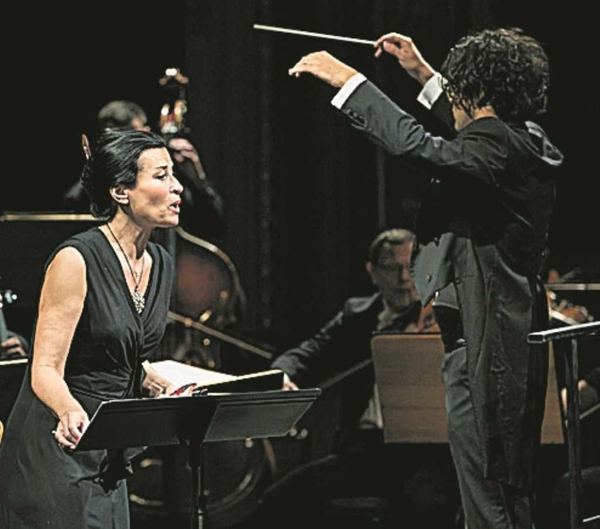 Joanna Woś i dyrygent Bassem Akiki