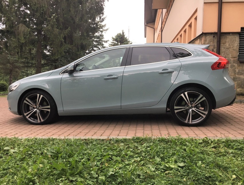 Volvo V40 D4 - test...