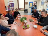 Donald Tusk z nieoficjalną wizytą w Skarżysku-Kamiennej. Był w Muzeum Orła Białego. Co tam robił? Zobaczcie zdjęcia