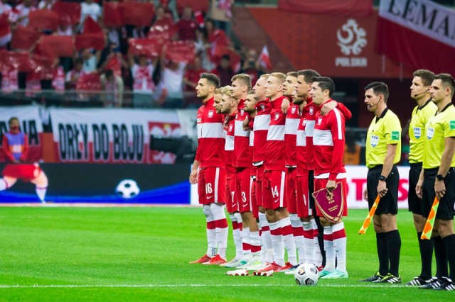 Reprezentacja Polski pokonała 5:0 San Marino i dopisała do swojego dorobku trzy punkty. Z czego zapamiętamy to spotkanie? Z ostatniego meczu Łukasza Fabiańskiego, który w 57. minucie zalał się łzami, kiedy opuszczał boisko oraz z tego, że Robert Lewandowski przeciwko być może najsłabszej reprezentacji na świecie nie zdobył bramki. Mimo gry z takim rywalem postanowiliśmy wyciągnąć osiem wniosków po starciu z San Marino.Oto osiem naszych wniosków ---->