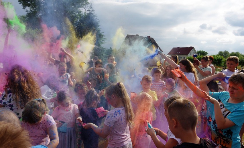 Festiwal Kolorów na powitanie wakacji w Gorzowie Śląskim.