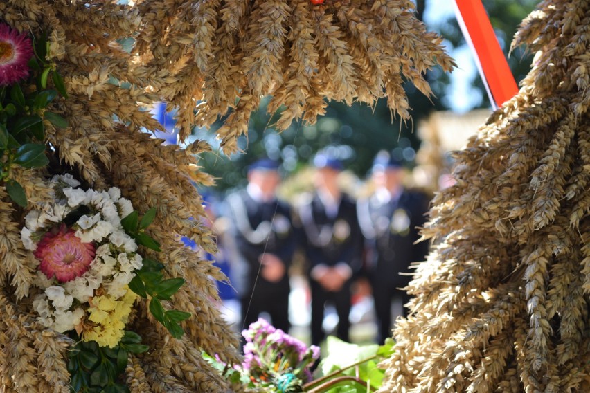 Dożynki odbywają się na poziomie gmin, powiatów, województw,...