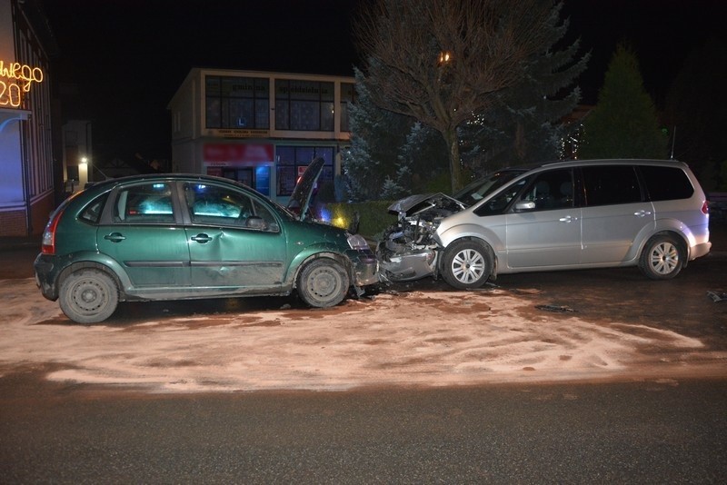 Kierowca, który spowodował wypadek w Jedliczu, miał blisko 3 promile alkoholu w organizmie i sądowy zakaz prowadzenia pojazdów [ZDJĘCIA]