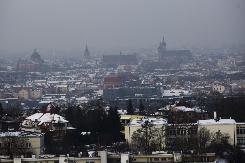 Smog nie odpuszcza Krakowowi. Bezpłatna komunikacja drugi dzień z rzędu
