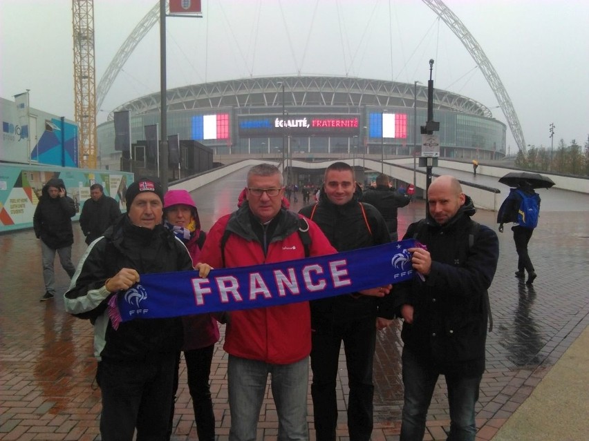 Zamachy w Paryżu: Mecz Anglia - Francja. Londyn solidarny z Francuzami