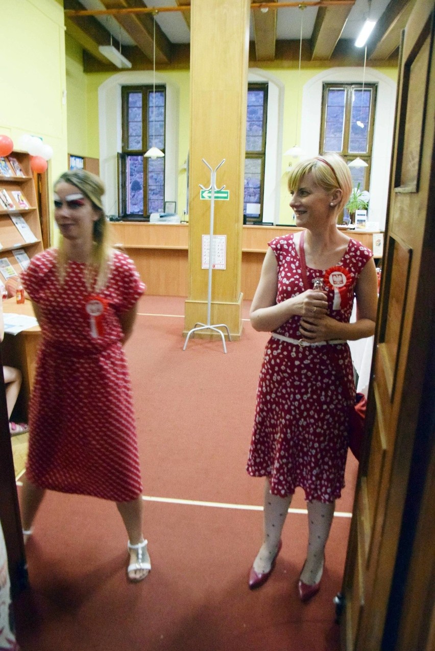 Noc bibliotek w Stargardzie. Mieszkańcy chętnie odwiedzali Książnicę Stargardzką i świetnie się tam bawili 