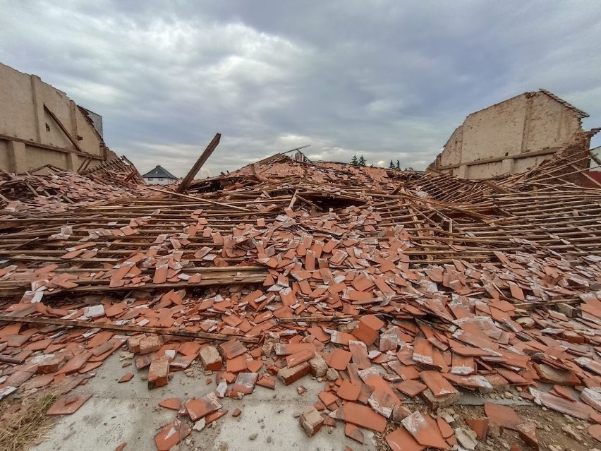 W Opolu zawalił się budynek, straty oszacowano na pół...
