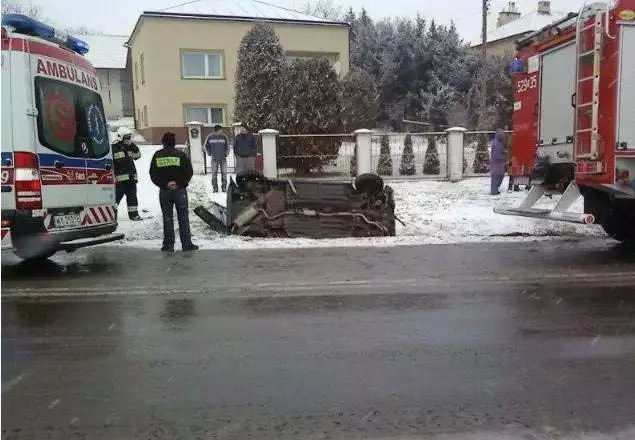 Zdjęcie z wypadku otrzymaliśmy od Internauty.