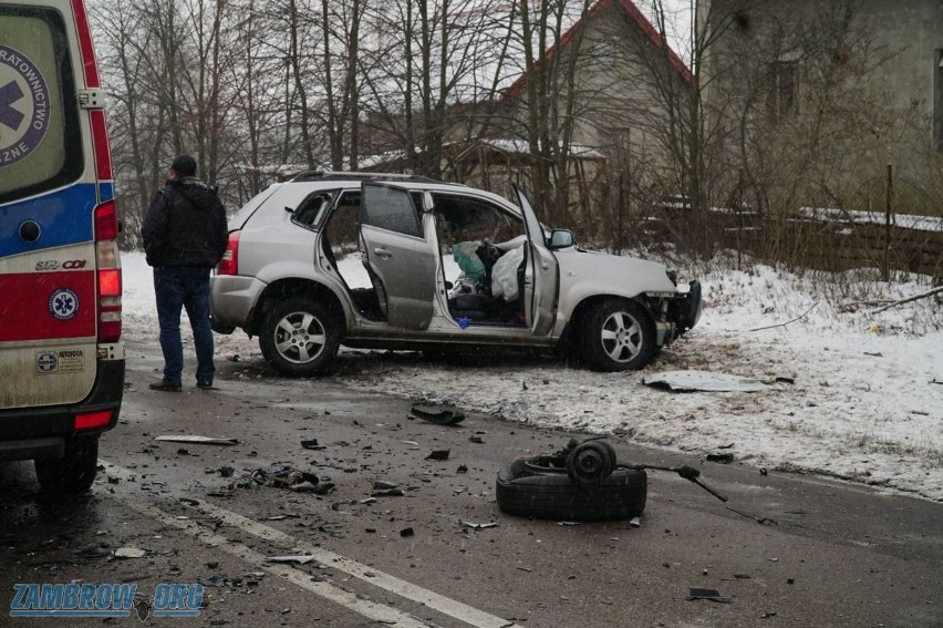 Zbrzeźnica. Wypadek zablokował DK63. Ciężarówka zderzyła się z osobówką. Nie żyje mężczyzna [ZDJĘCIA]