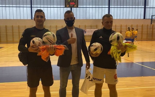Zakończył się Mikołajkowy Turniej „Gramy nad Kamienną” organizowany przez Familijny Klub Sportowy ze Starachowic. W zawodach wzięło udział 10 drużyn zrzeszonych w świętokrzyskim związku piłki nożnej.