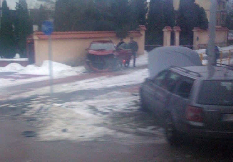 Wypadek na skrzyżowaniu Raginisa - Baśniowa. Cztery osoby w szpitalu (zdjęcia)