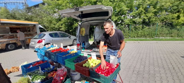 Po ile w środę 10 sierpnia były owoce i warzywa na targowisku w Opatowie? Zobacz w galerii zdjęć >>>