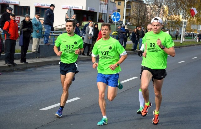 Zwyciężył Stanisław Lebioda z numerem 107 z Katolickiego Klubu Sportowego „Viktoria”. Za nim był Patryk Pawłowski (98) z „Victorii” i Michał Biały (117) z Kraśnika. Z tyłu Bogdan Dziuba.