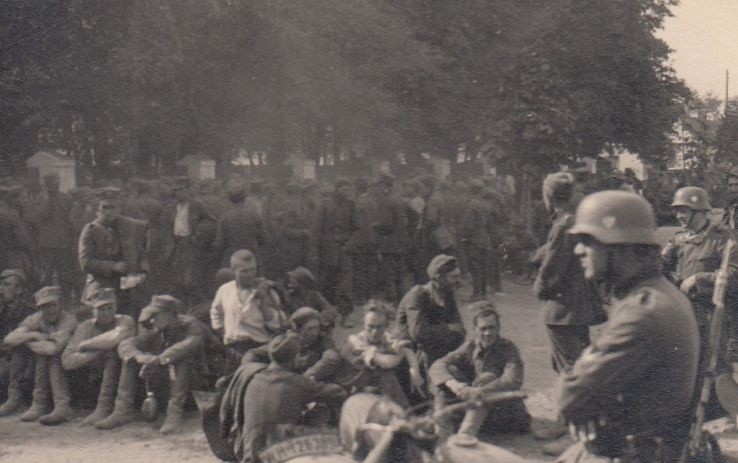 Kozienice, rok 1939. W ogrodzie jordanowskim żołnierze...