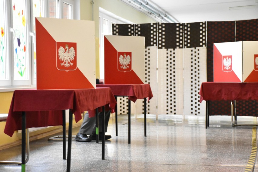 Wybory burmistrza Malborka. Jak przebiega głosowanie w drugiej turze? Mamy dane o frekwencji z godziny 17