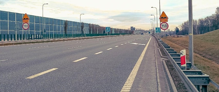 Pofałdowana autostrada A1 na odcinku między Pyrzowicami i...