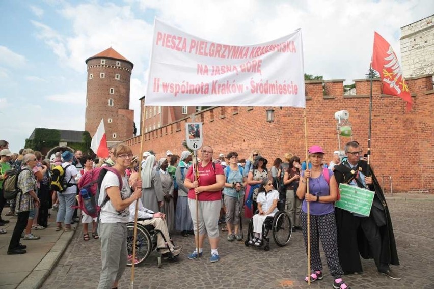 Kraków. Pielgrzymi tłumnie ruszyli na Janą Górę [ZDJĘCIA]