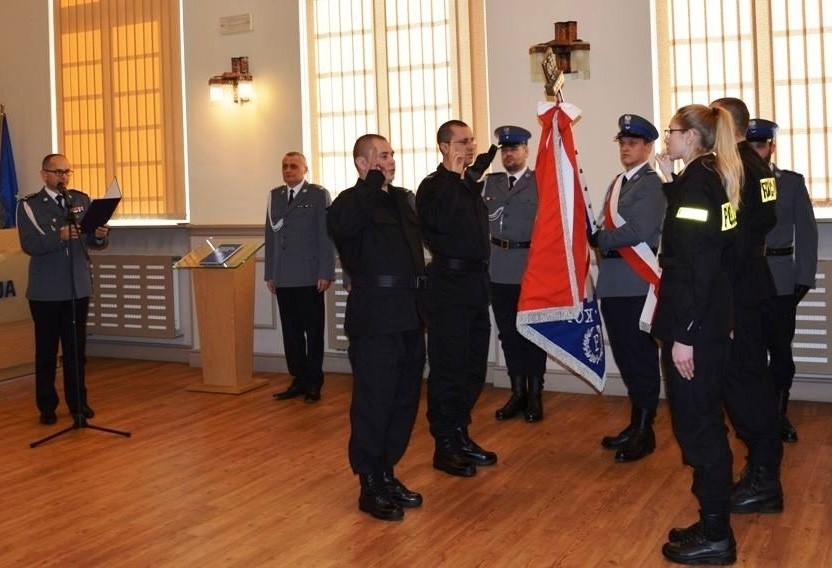 Ślubowanie nowych policjantów.