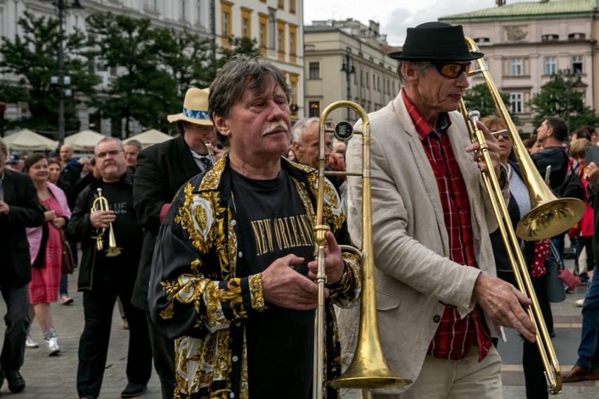 Kraków. Niedziela Nowoorleańska 2018. Koncerty jazzowe na scenie pod Ratuszem [ZDJĘCIA]