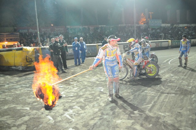 W decydującym meczu sezonu 2008 Unibax pokonał na Broniewskiego Unię Leszno 47:43.