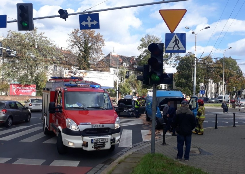 W piątek (22.10) przed godziną 13, na pl. Staszica we...