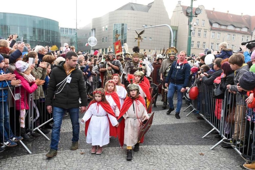 Imieniny Ulicy Święty Marcin 2018 - tak wyglądał korowód i...