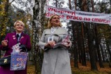  Coroczna kwesta. Wolontariusze na cmentarzu rzymskokatolickim w Wasilkowie