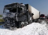 Żabikowo. Pożar tira na DK 8. Ciężarówka zablokowała drogę do Warszawy (zdjęcia)