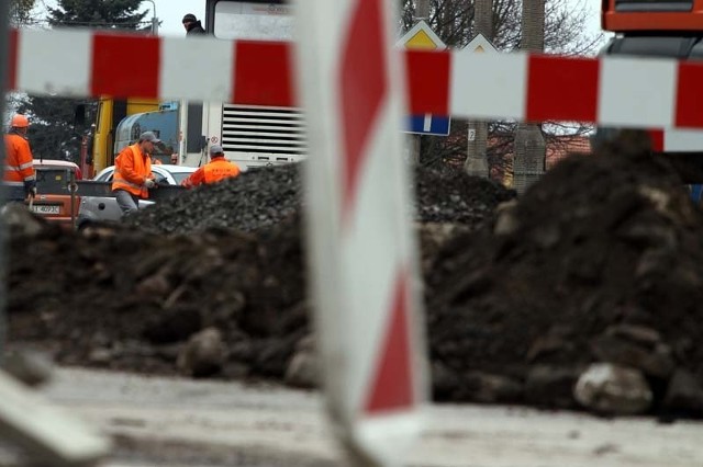 Przebudowa skrzyżowania ul. Mostowej i Pięknej to jedna z ważniejszych i niezbędnych inwestycji drogowych w Łapach