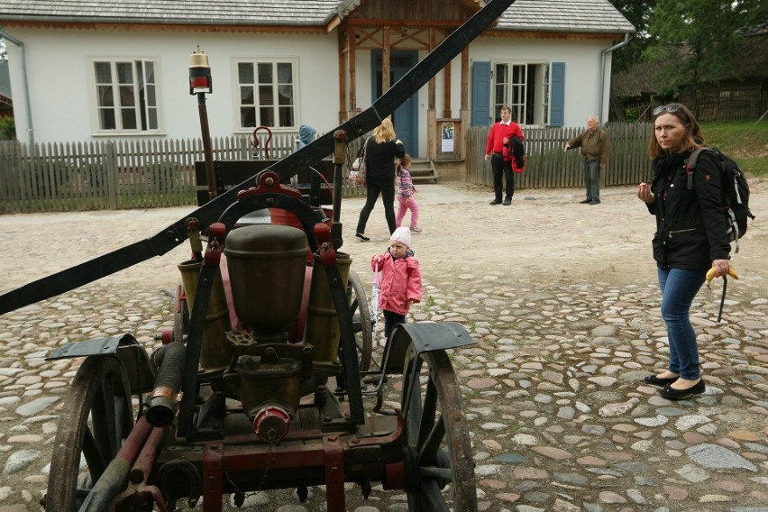 Muzeum Wsi Lubelskiej i dawne zawody. W skansenie pokazują, jak to się dawniej robiło (ZDJĘCIA) 