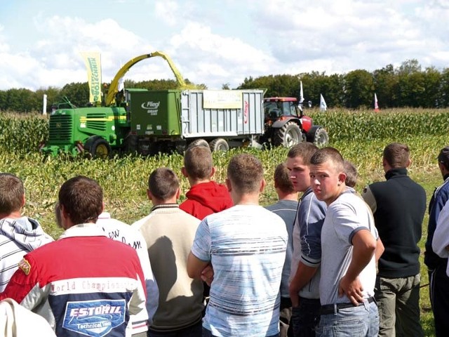 Pokazy pracy maszyn zawsze są bardzo ważną częścią Dnia Kukurydzy