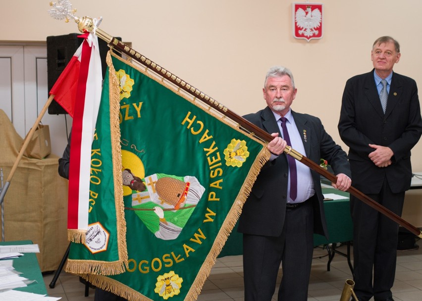 Uroczystość przekazania sztandaru dla pszczelarzy w Bobinie