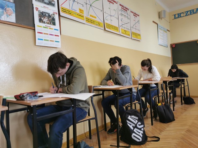 W środę podczas próbnej matury Echa Dnia z egzaminem z matematyki zmierzyli się między innymi uczniowie I Liceum Ogólnokształcącego w Końskich.