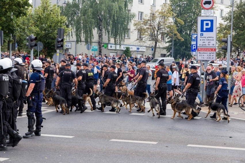 Białystok, 19.07.2019. Policja ochrania Marsz Równości