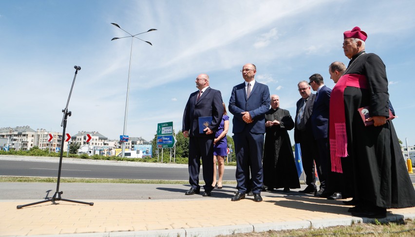 Rondo znajdujące się przy skrzyżowaniu ul. Lubelskiej z ul....