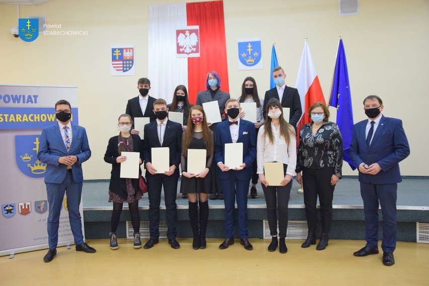 11 stypendiów Prezesa Rady Ministrów dla ucznów powiatu starachowickiego