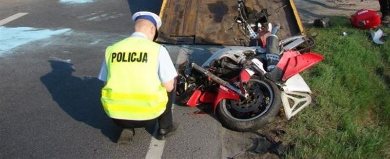 Wypadek w Głogowie: motocyklista zginął kilka kilometrów od swojego domu (zdjęcia)
