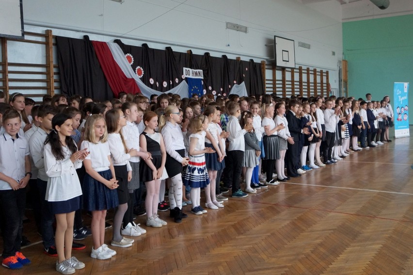 205 uczniów z Kolumny śpiewało w ramach konkursu "Do Hymnu" [zdjęcia]
