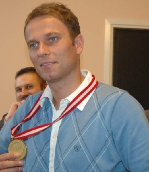 Piotr Gacek ze złotym medalem mistrzostw Europy.