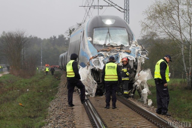 Do zderzenia pociągu pendolino relacji Wrocław - Warszawa z ciężarówką doszło 7 kwietnia w Schodni pod Ozimkiem.