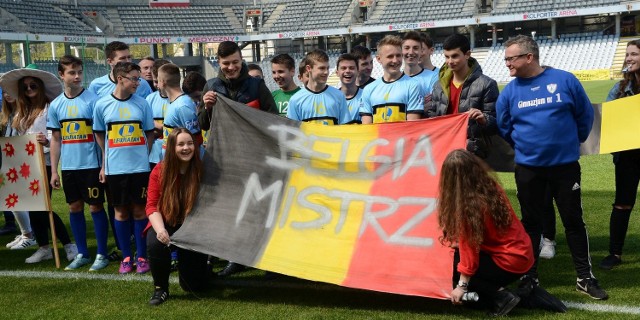 Tak podczas inauguracji MiniEuro 2016 prezentowała się reprezentacja Gimnazjum numer 1 ze Starachowic, czyli turniejowa Belgia.