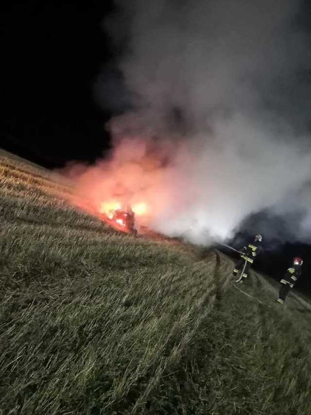 W naszym regionie cały czas dochodzi do pożarów maszyn rolniczych oraz na polach. Takie zdarzenia miały miejsce m.in. w Przeradzi, we wsi Karcz, Przechlewie, miejscowości Wielkie Zanie.