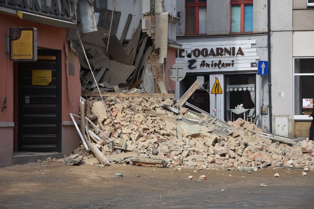 Katastrofa budowlana w Rybniku. Zawalona kamienica Świerklaniec zostanie odbudowana. Pilnie trzeba zabezpieczyć pozostałe ściany
