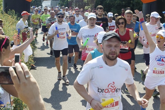 Sztafeta Ekiden to za każdym razem wielkie święto biegaczy z charytatywnym przesłaniem