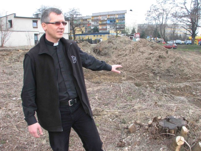 Mieszkańcy garną się do pomocy - mówi ksiądz Dariusz Kreihs