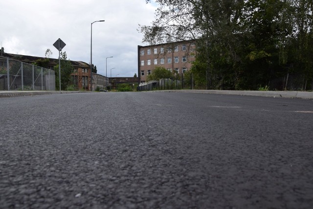 Kto jeszcze tędy w Nowej Soli nie jechał, będzie zaskoczony. To całkiem nowa droga w mieście